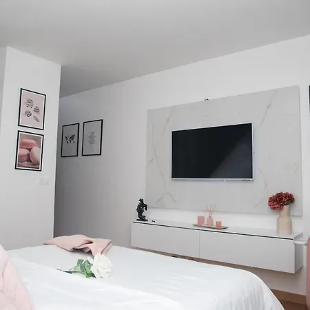 Paris' Premium Romantic *