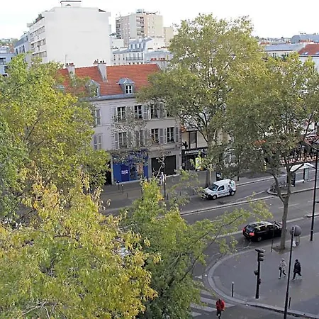 Paris' Premium Romantic